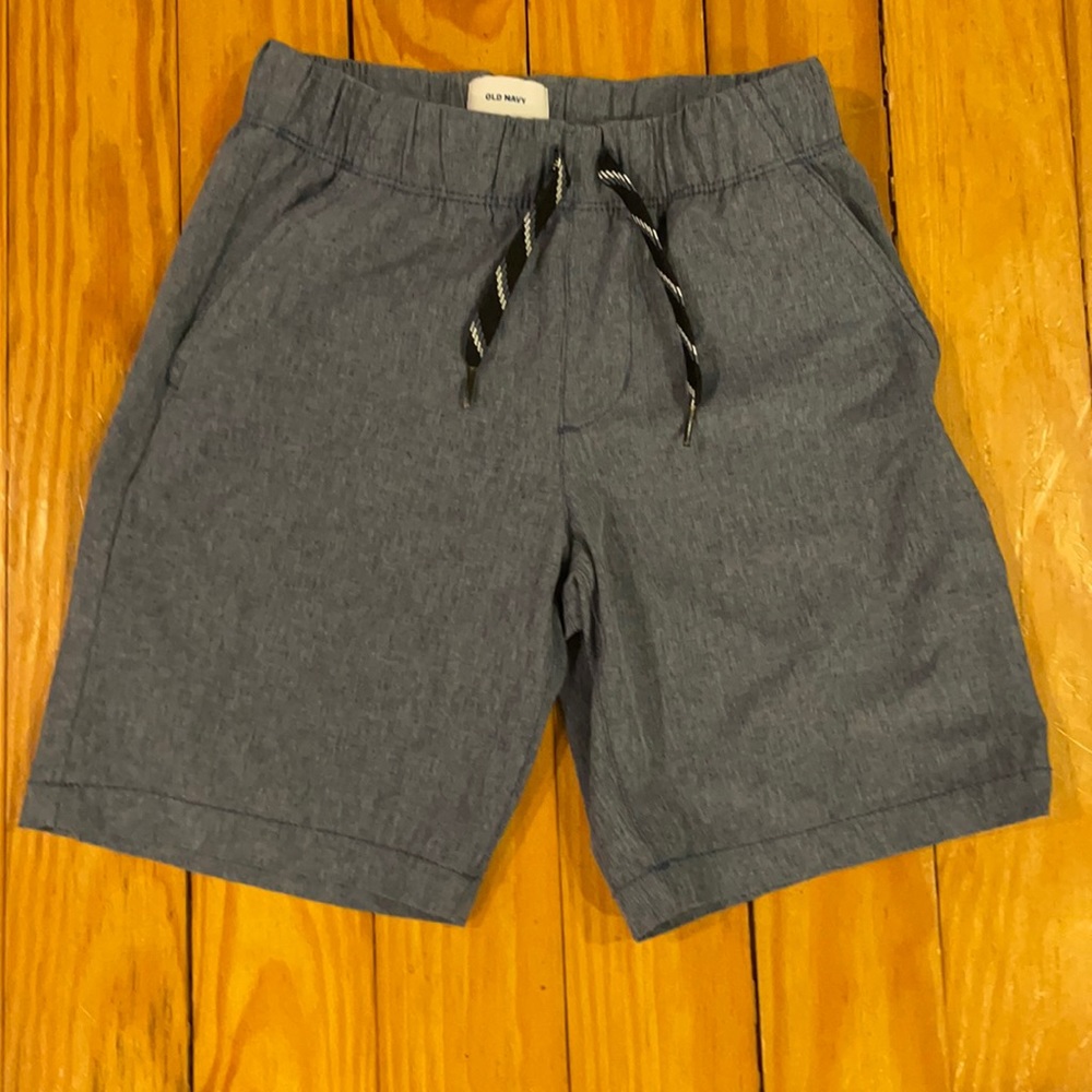 Old Navy boys’ wrinkle-free blue shorts